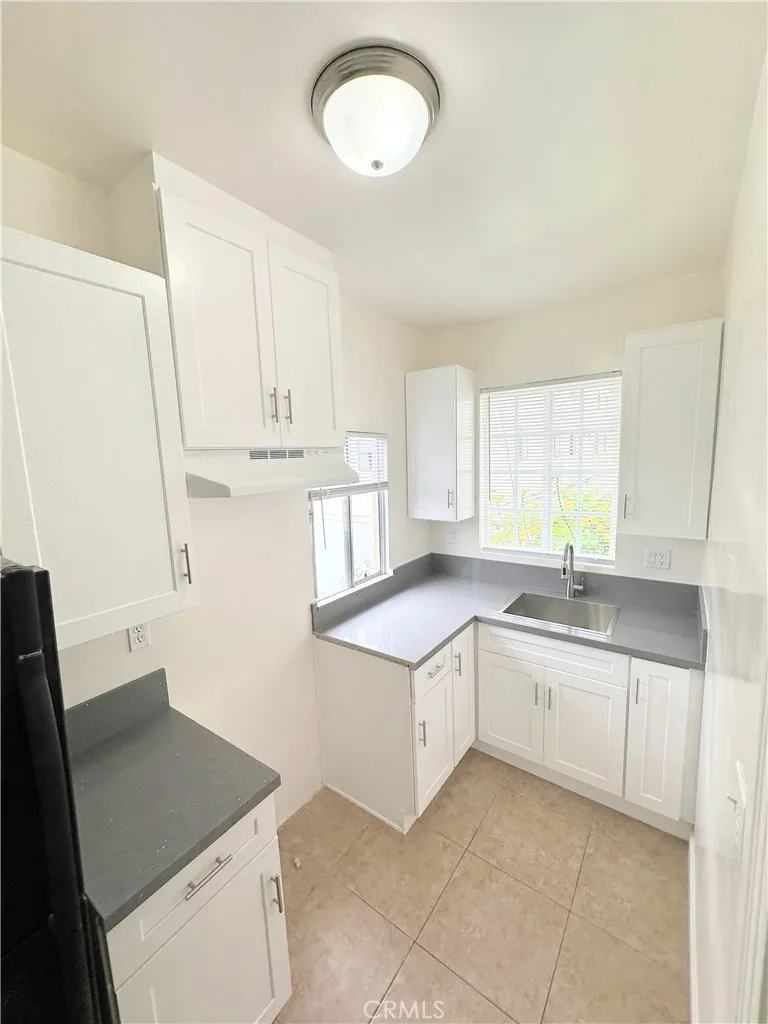 1528 N Alexandria, Los Angeles, California 90027 home-pic-15